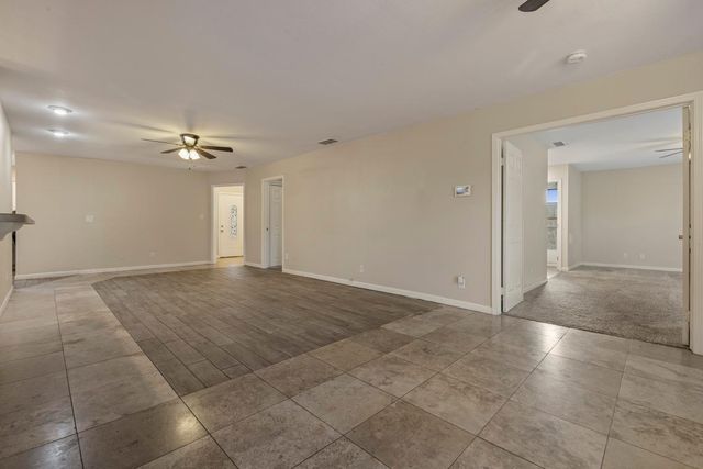 931 Amberwood Rd, Sacramento, CA 95864