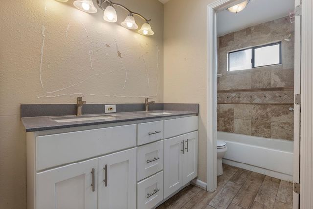 931 Amberwood Rd, Sacramento, CA 95864