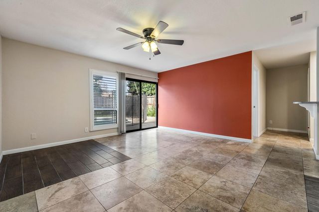 931 Amberwood Rd, Sacramento, CA 95864