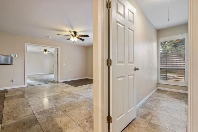 931 Amberwood Rd, Sacramento, CA 95864