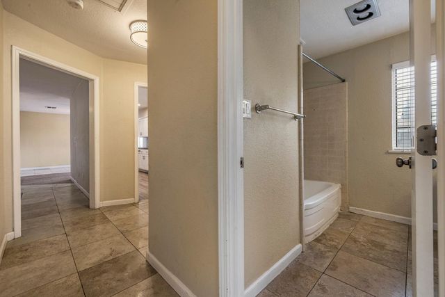 931 Amberwood Rd, Sacramento, CA 95864