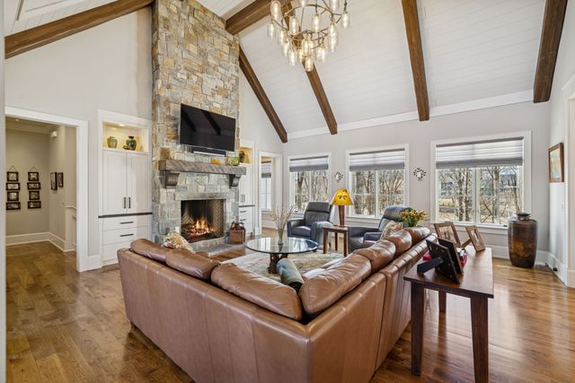 8463 Heirloom Blvd, College Grove, TN 37046