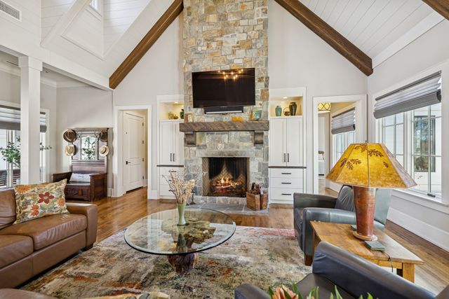 8463 Heirloom Blvd, College Grove, TN 37046