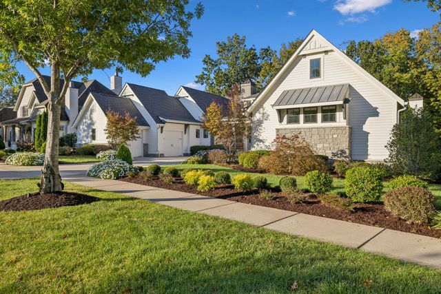 8463 Heirloom Blvd, College Grove, TN 37046