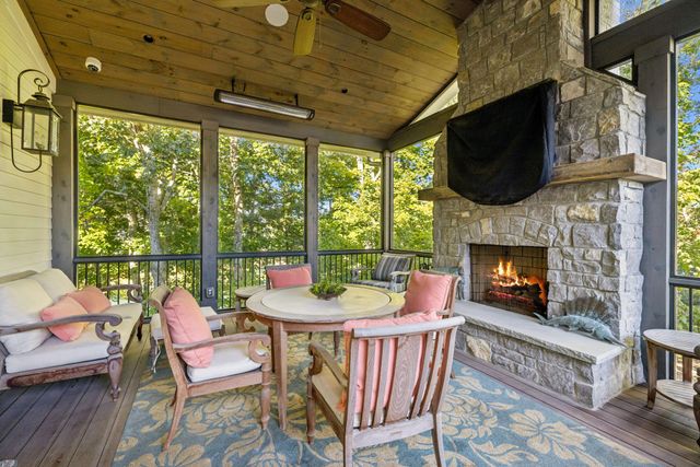 8463 Heirloom Blvd, College Grove, TN 37046