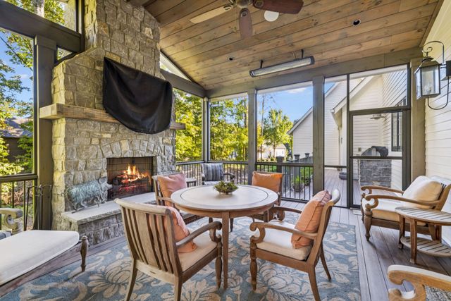 8463 Heirloom Blvd, College Grove, TN 37046