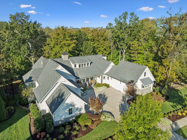 8463 Heirloom Blvd, College Grove, TN 37046