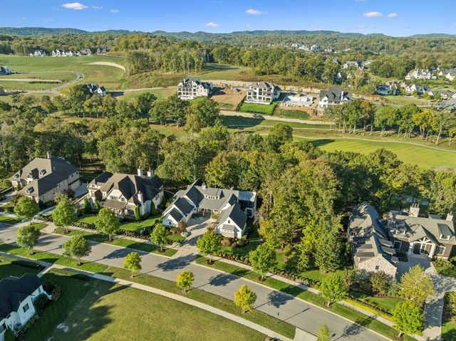 8463 Heirloom Blvd, College Grove, TN 37046