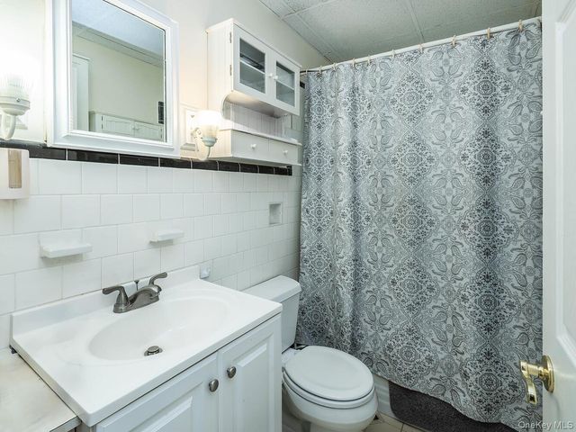 9 West Street, Greenvale, NY 11548