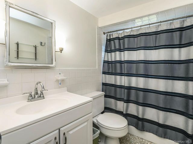 9 West Street, Greenvale, NY 11548