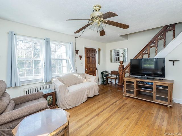 9 West Street, Greenvale, NY 11548