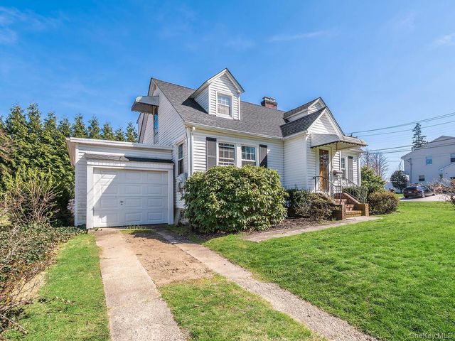 9 West Street, Greenvale, NY 11548