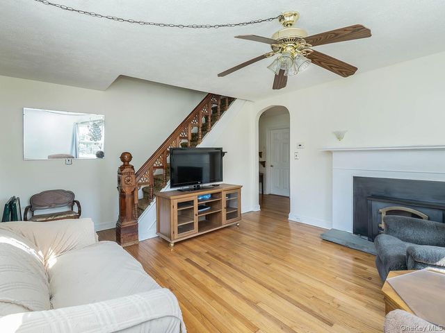 9 West Street, Greenvale, NY 11548