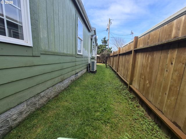 648 S CORAL St, Rockaway Beach, OR 97136