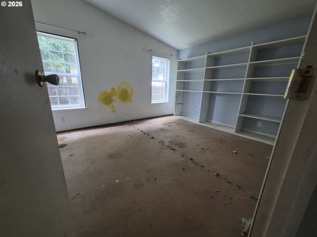 648 S CORAL St, Rockaway Beach, OR 97136