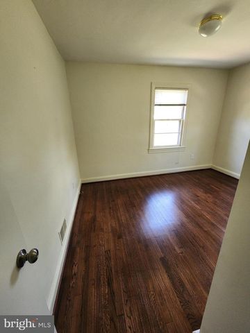 7465 OAKLAND MILLS RD, Columbia, MD 21046
