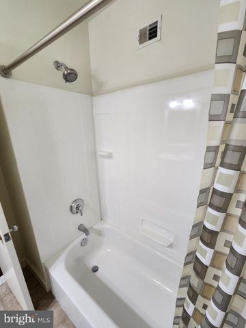 7465 OAKLAND MILLS RD, Columbia, MD 21046