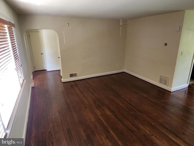 7465 OAKLAND MILLS RD, Columbia, MD 21046