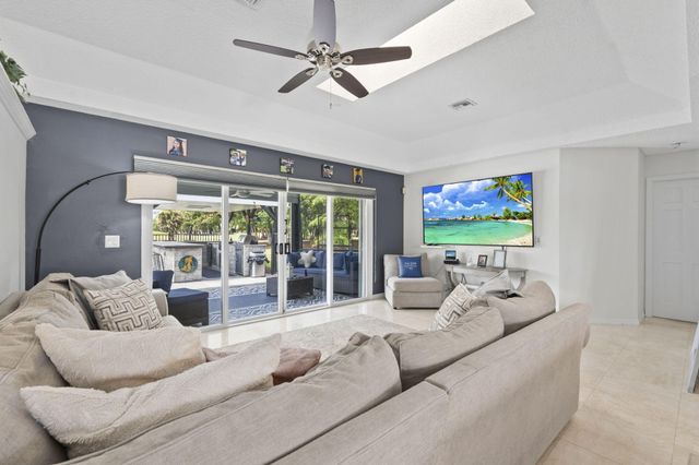 118 ELYSIUM Drive, Royal Palm Beach, FL 33411
