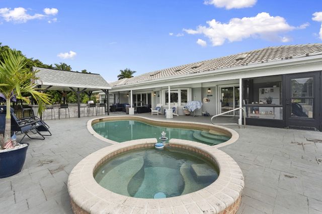 118 ELYSIUM Drive, Royal Palm Beach, FL 33411