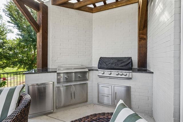 201 Saint Claire Drive, Edmond, OK 73025