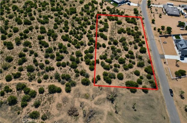 11075 Heartland, Oak Hills, CA 92344