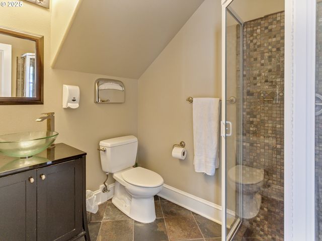 7913 Sw LEISER Ln, Portland, OR 97224