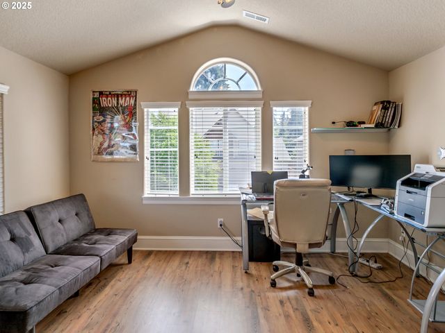 7913 Sw LEISER Ln, Portland, OR 97224