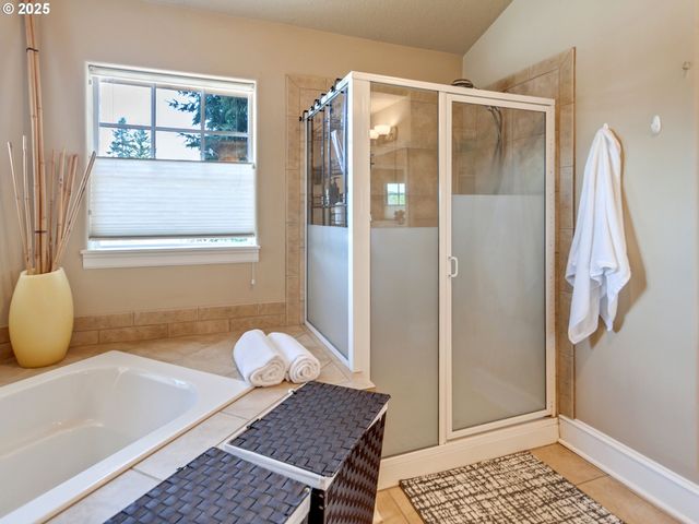 7913 Sw LEISER Ln, Portland, OR 97224