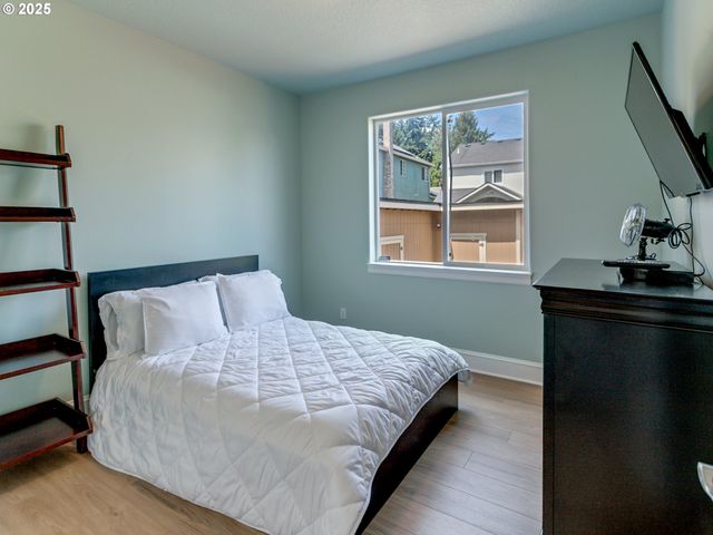 7913 Sw LEISER Ln, Portland, OR 97224