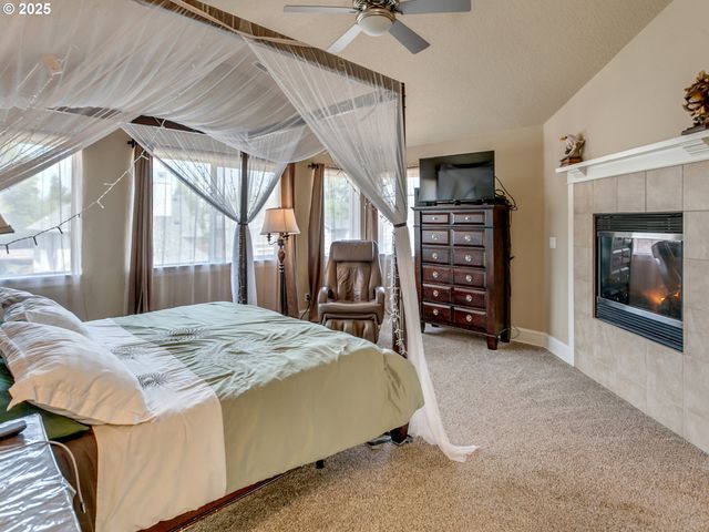 7913 Sw LEISER Ln, Portland, OR 97224