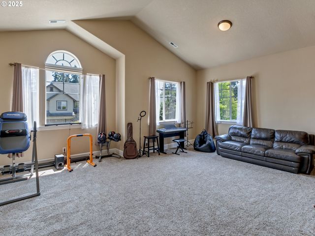 7913 Sw LEISER Ln, Portland, OR 97224