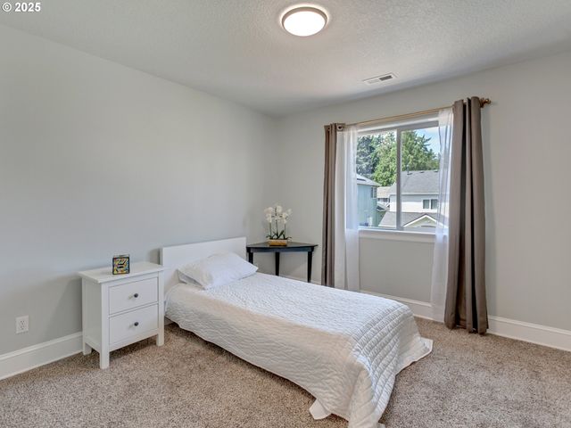 7913 Sw LEISER Ln, Portland, OR 97224