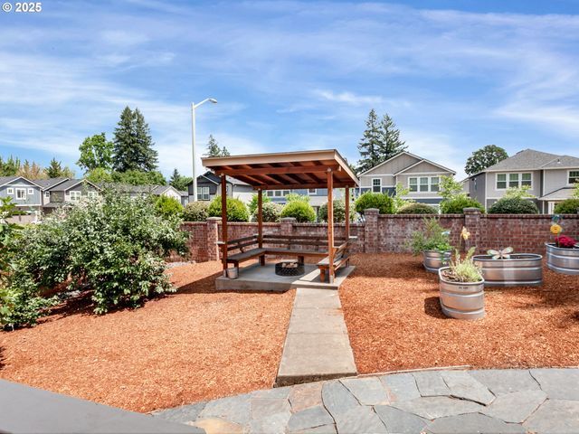 7913 Sw LEISER Ln, Portland, OR 97224