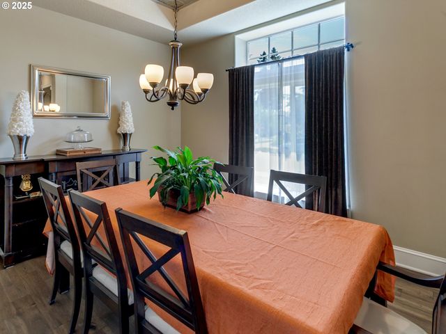 7913 Sw LEISER Ln, Portland, OR 97224