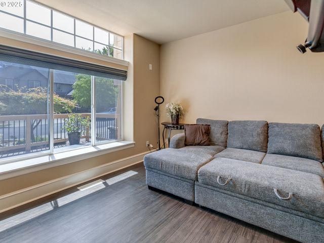 7913 Sw LEISER Ln, Portland, OR 97224