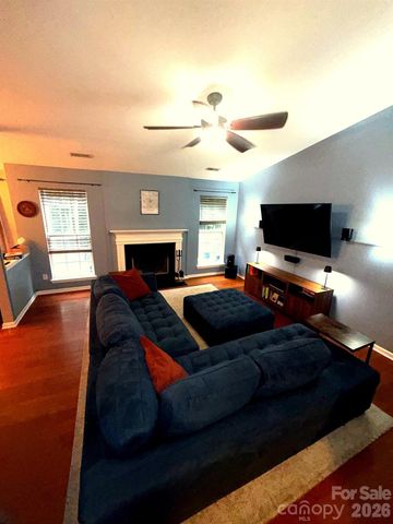 4313 Bubbling Brook Court, Charlotte, NC 28278
