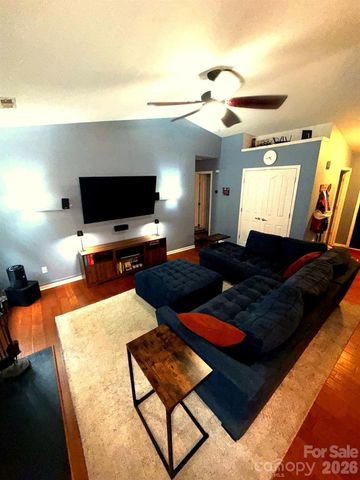 4313 Bubbling Brook Court, Charlotte, NC 28278