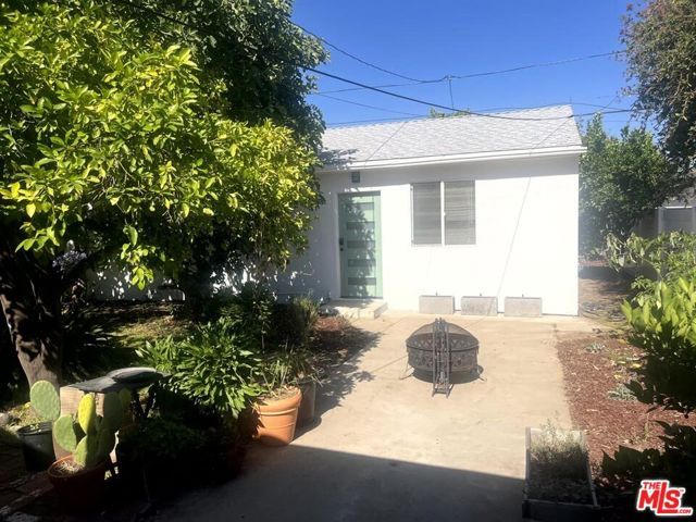 5726 Lemona Avenue, Van Nuys (los Angeles), CA 91411