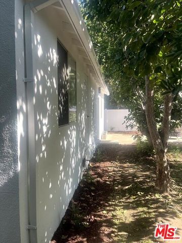 5726 Lemona Avenue, Van Nuys (los Angeles), CA 91411