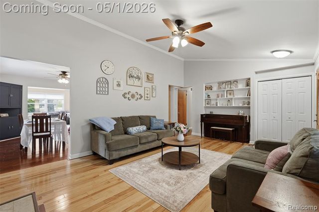 15760 Green Lane Avenue, Livonia, MI 48154