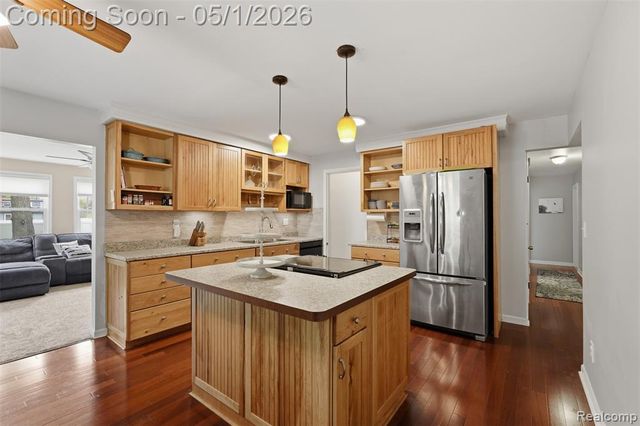 15760 Green Lane Avenue, Livonia, MI 48154