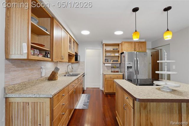15760 Green Lane Avenue, Livonia, MI 48154