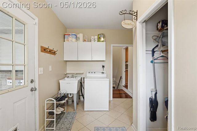 15760 Green Lane Avenue, Livonia, MI 48154