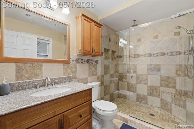15760 Green Lane Avenue, Livonia, MI 48154