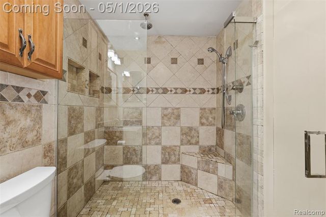 15760 Green Lane Avenue, Livonia, MI 48154