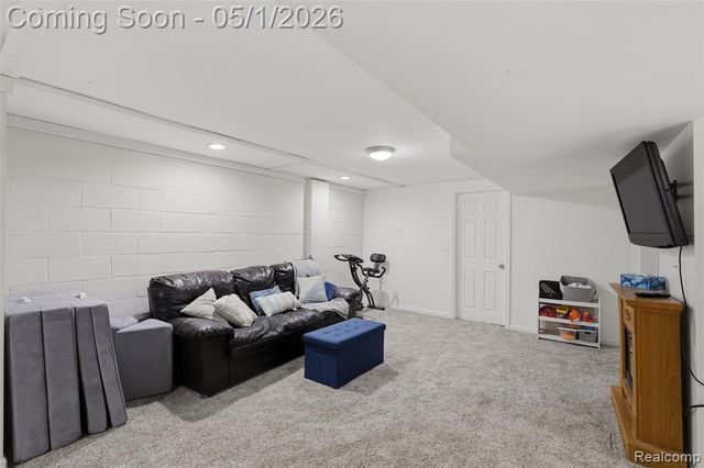 15760 Green Lane Avenue, Livonia, MI 48154