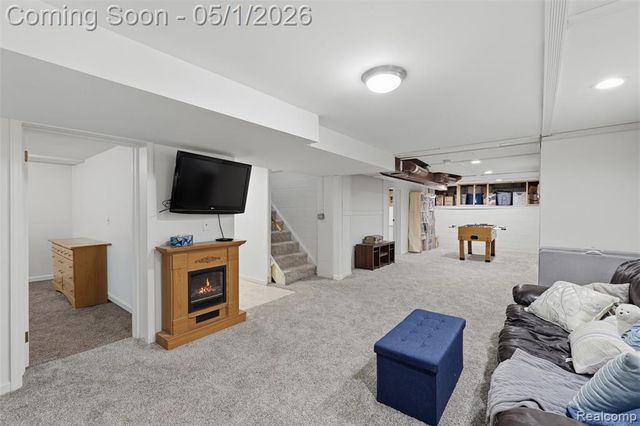 15760 Green Lane Avenue, Livonia, MI 48154