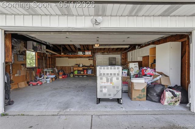 15760 Green Lane Avenue, Livonia, MI 48154