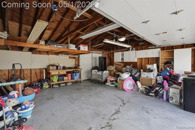 15760 Green Lane Avenue, Livonia, MI 48154